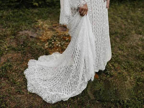 Beach wedding dresses | outdoor wedding dresses | lace wedding dresses | tulle wedding dresses | www.simidress.com