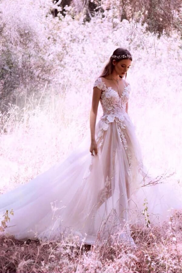 Sexy Tulle A Line V-neck Wedding Dresses With Lace Appliques, SW707 | cheap lace wedding dress | beach wedding dress | wedding dresses near me | simidress.com