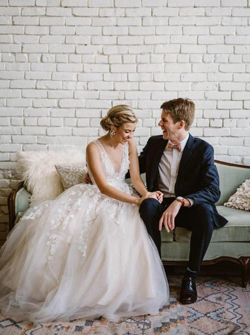 Ivory Lace Long Wedding Dresses V Neck Beach Wedding Dress with Appliques, SW168