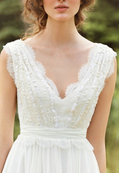 simidress.com offer White Simple V-neck Floor-length Chiffon Lace Wedding Dresses Bridal Dress, SW218