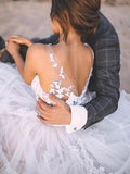www.simidress.com supply white lace appliqued wedding dress with affordable price